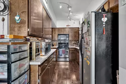 6323 Reseda Blvd #13, Tarzana, CA 91335 - Photo 7