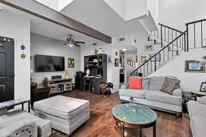 6323 Reseda Blvd #13, Tarzana, CA 91335 - Photo 5