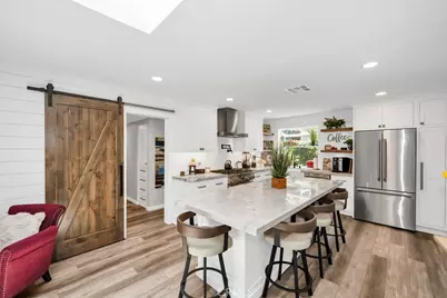 1005 Driftwood Avenue, Seal Beach, CA 90740 - Photo 5