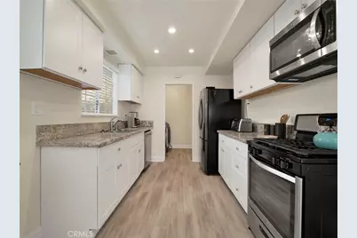 11529 De Celis, Granada Hills, CA 91344 - Photo 13