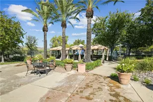 27976 Red Pine Ct, Valencia, CA 91354 - Photo 39