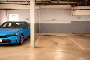 976 Larrabee, West Hollywood, CA 90069 - Photo 15