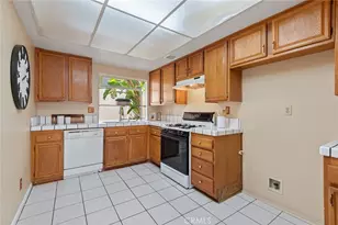 579 Stoney Peak Ct, Simi Valley, CA 93065 - Photo 9