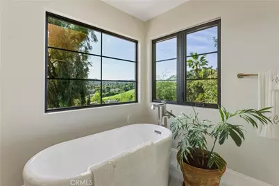 22248 Dumetz Road, Woodland Hills, CA 91364 - Photo 35
