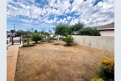 10152 Ave Stanwin, Arleta, CA 91331 - Photo 3