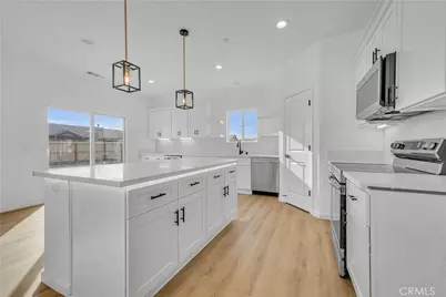 8837 Holly Avenue, California City, CA 93505 - Photo 17