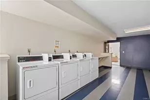 5500 Owensmouth Ave, Woodland Hills, CA 91367 - Photo 13