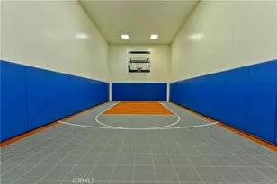 5500 Owensmouth Ave, Woodland Hills, CA 91367 - Photo 21