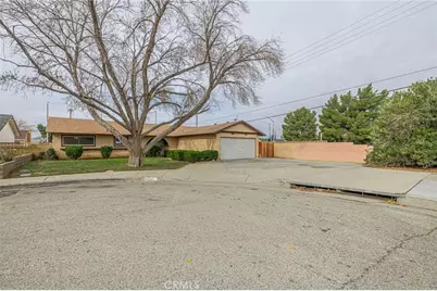 44353 Downsview, Lancaster, CA 93535 - Photo 3