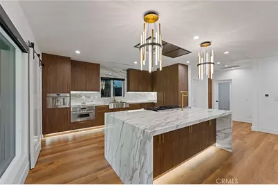 23103 Leonora, Woodland Hills, CA 91367 - Photo 7