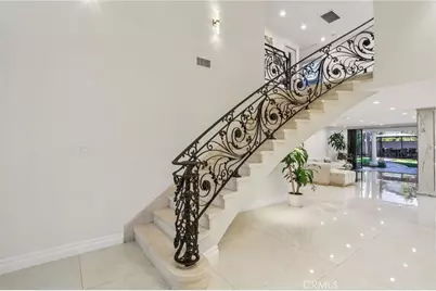 6355 Yolanda Avenue, Tarzana, CA 91335 - Photo 9