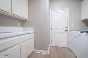 5474 Sunlight, Simi Valley, CA 93063 - Photo 29