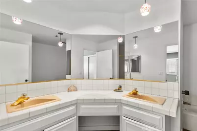 10229 Variel #12, Chatsworth, CA 91311 - Photo 21