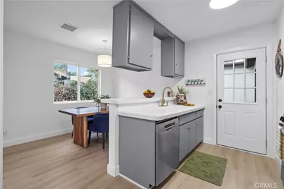 925 El Paso, Los Angeles, CA 90042 - Photo 11