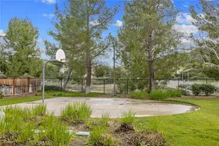 28534 Old Spanish Trail, Saugus, CA 91390 - Photo 25