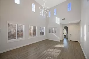 28534 Old Spanish Trail, Saugus, CA 91390 - Photo 3