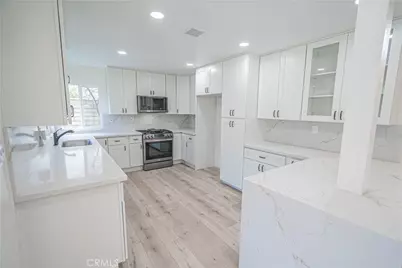 9633 Lilly Court, Northridge, CA 91325 - Photo 7