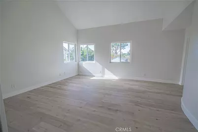 9633 Lilly Court, Northridge, CA 91325 - Photo 13