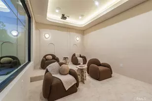 11746 Blix, Valley Village, CA 91607 - Photo 19