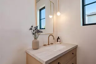 11746 Blix, Valley Village, CA 91607 - Photo 47