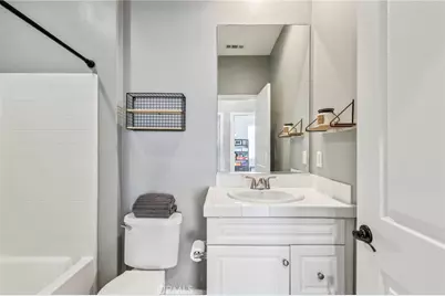 21982 Moveo Drive, Saugus, CA 91350 - Photo 33