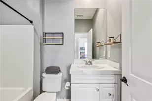 21982 Moveo Dr, Saugus, CA 91350 - Photo 33