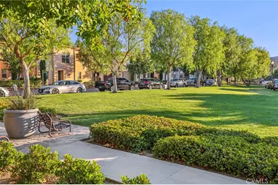 21982 Moveo Drive, Saugus, CA 91350 - Photo 57