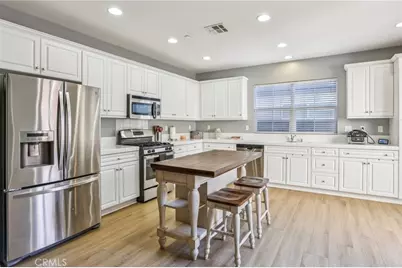 21982 Moveo Drive, Saugus, CA 91350 - Photo 9