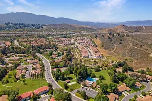 20066 Ave Of The Oaks, Newhall, CA 91321 - Photo 43