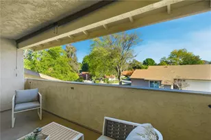 20066 Ave Of The Oaks, Newhall, CA 91321 - Photo 17