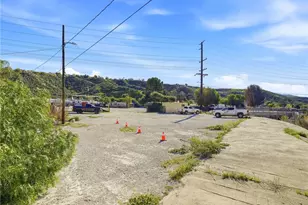 17559 Sierra Hwy, Canyon Country, CA 91351 - Photo 43