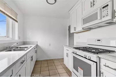 961 W 47th Street, Los Angeles, CA 90037 - Photo 25