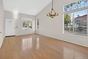 25666 Shaw, Stevenson Ranch, CA 91381 - Photo 5