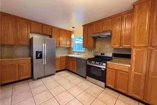 18237 Valley Vista, Tarzana, CA 91356 - Photo 5