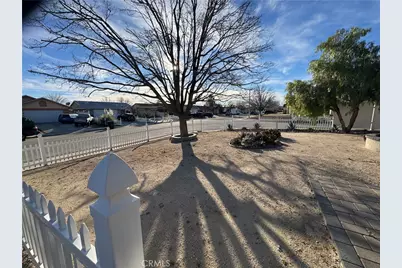 2071 Candice, Rosamond, CA 93560 - Photo 35
