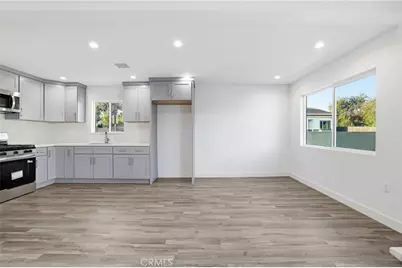 11062 11060 Oneida Avenue, San Fernando, CA 91340 - Photo 5