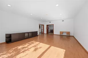 14620 Addison St, Sherman Oaks, CA 91403 - Photo 17