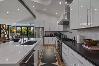 17929 Martha Street, Encino, CA 91316 - Photo 3