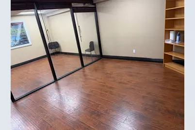 23291 Ventura Boulevard, Woodland Hills, CA 91364 - Photo 7