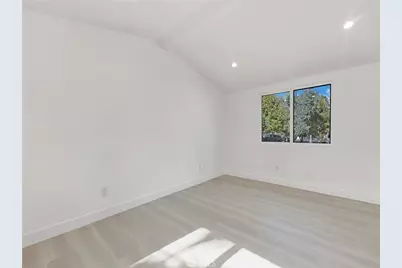 20528 & 20526 Hamlin Street, Winnetka, CA 91306 - Photo 9