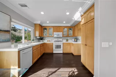 28328 Foothill Road, Castaic, CA 91384 - Photo 9
