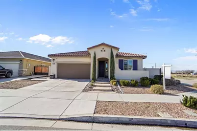 45061 Moccasin, Lancaster, CA 93536 - Photo 3
