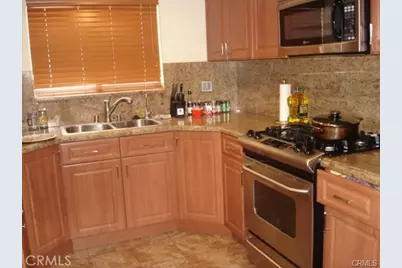 14919 Dickens Street #105, Sherman Oaks, CA 91403 - Photo 3