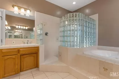 1933 Kellie Marie, Bakersfield, CA 93314 - Photo 21