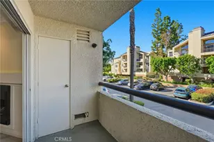 5525 Canoga, Woodland Hills, CA 91367 - Photo 31