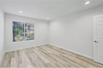 5525 Canoga #129, Woodland Hills, CA 91367 - Photo 17