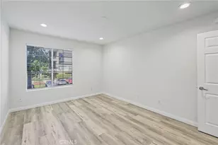 5525 Canoga, Woodland Hills, CA 91367 - Photo 17