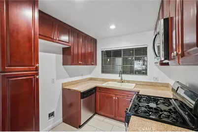 5525 Canoga #129, Woodland Hills, CA 91367 - Photo 11