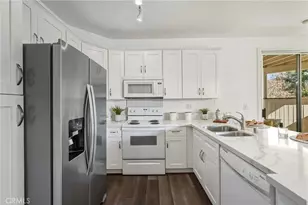 2426 Pleasant Way, Thousand Oaks, CA 91362 - Photo 13