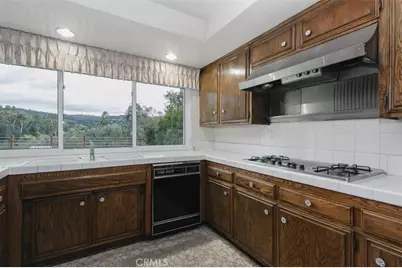 19291 Berclair Lane, Tarzana, CA 91356 - Photo 17